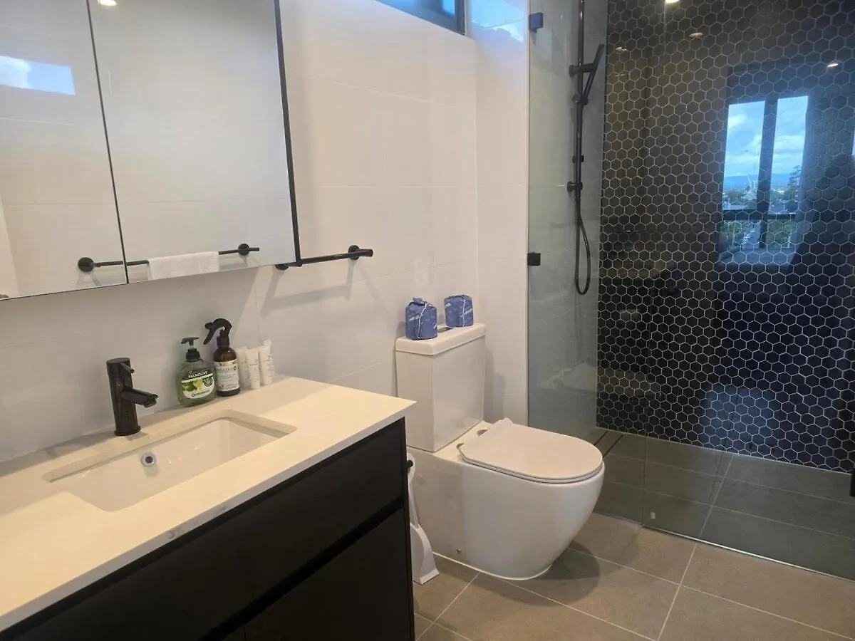 Southport Central Two Bedroom Apartment Guldkusten