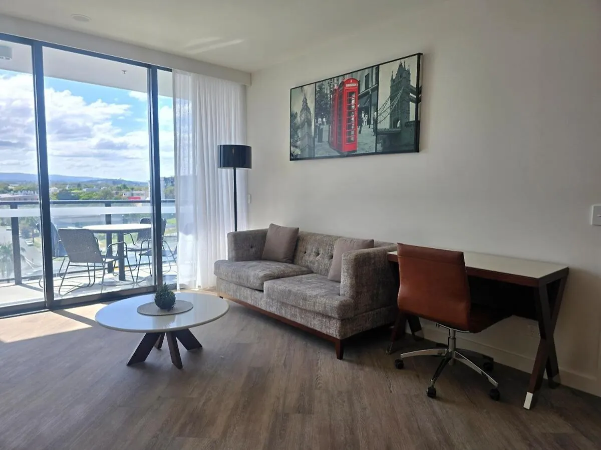 Southport Central Two Bedroom Apartment Guldkusten
